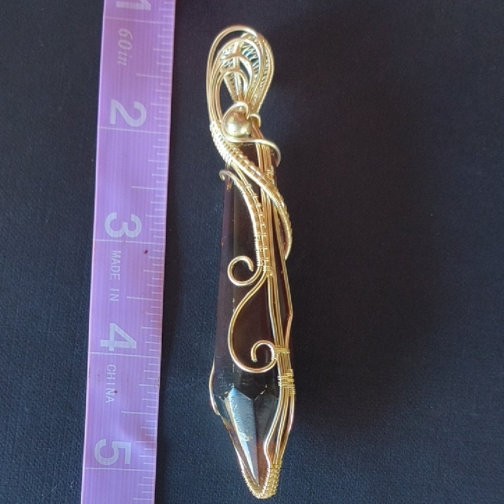 Elegant Gold and Black Wire-Wrapped Pendant - Picture 5 of 5
